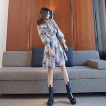 2021 new womens autumn dress temperament chic French niche senior design sense cloak lantern sleeve dress