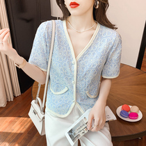 Gentle wind retro embroidery Hook Flowers Short shirt V collar foreign air small fragrant wind shirt woman short sleeve blouse cardiovert