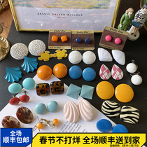 Western antique vintage earrings middle ancient acrylic European and American ins Hong Kong style retro all-match ear clip earrings m7