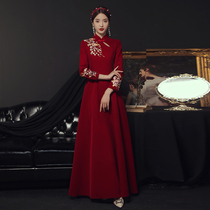 Chinese toast bride 2021 new winter long sleeve temperament wine red velvet wedding cheongsam dress long