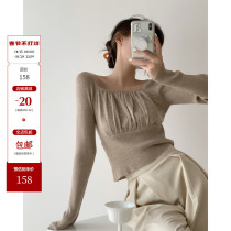 ICTS collects sunset clouds Mika black and white gentle chest pleats waist slimming U-neck sweater