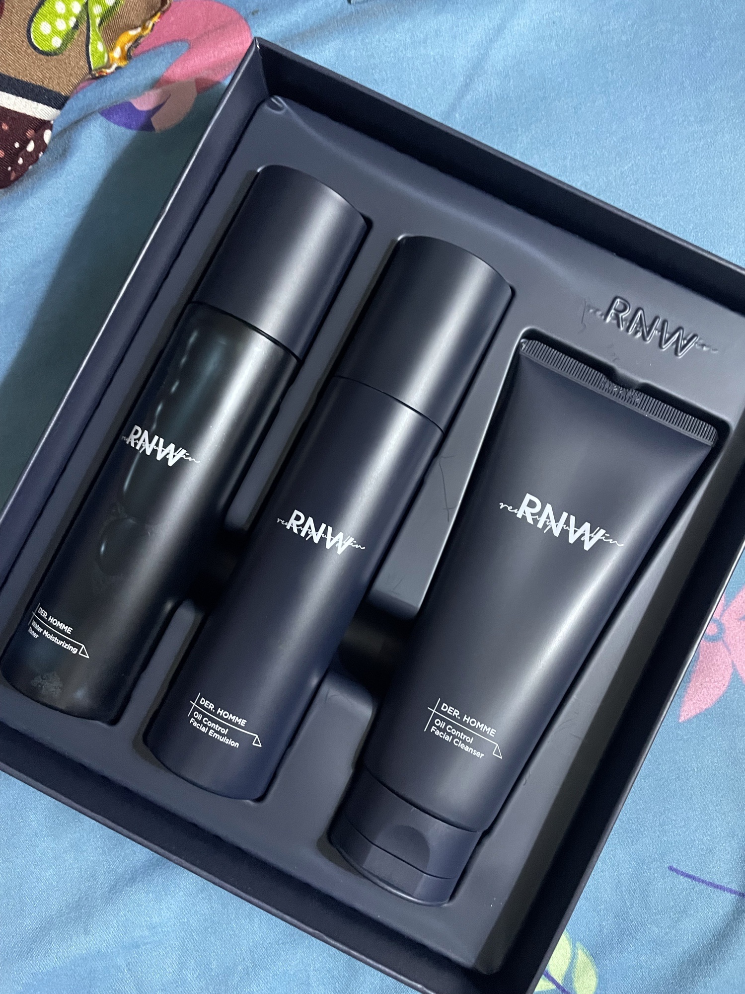 rnw男士水乳套装护肤品测评怎样？优缺点解密好不好？