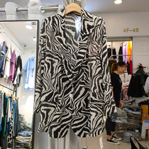 Europe station 2021 autumn new one-grain-buttoned maw-striped blouses female Korean version heart machine with long suit collar jacket