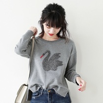 Japanese fashion age reduction 2020 new swan embroidery round neck without hood long sleeve pullover sweater women spring and autumn thin section