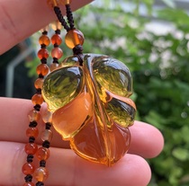 Yang Yujia Natural Burmese Amber Gold Tea Po Jinzhi Hairy Chain Pendant Certificate Flower Bing New