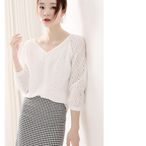 Japanese womens summer elegant and comfortable mercerized cotton front piece lined with small hollow lift pattern cotton large V-neck blouse