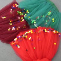 Girls beautiful red and green puffy gauze half-length skirt hairball Joker spring summer autumn and winter New Years Day Christmas performance skirt