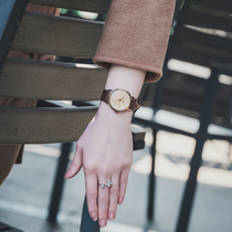 When Polys watch female minimalist temperament small crowdLight luxury High sense 2021 New ins and wines design lady