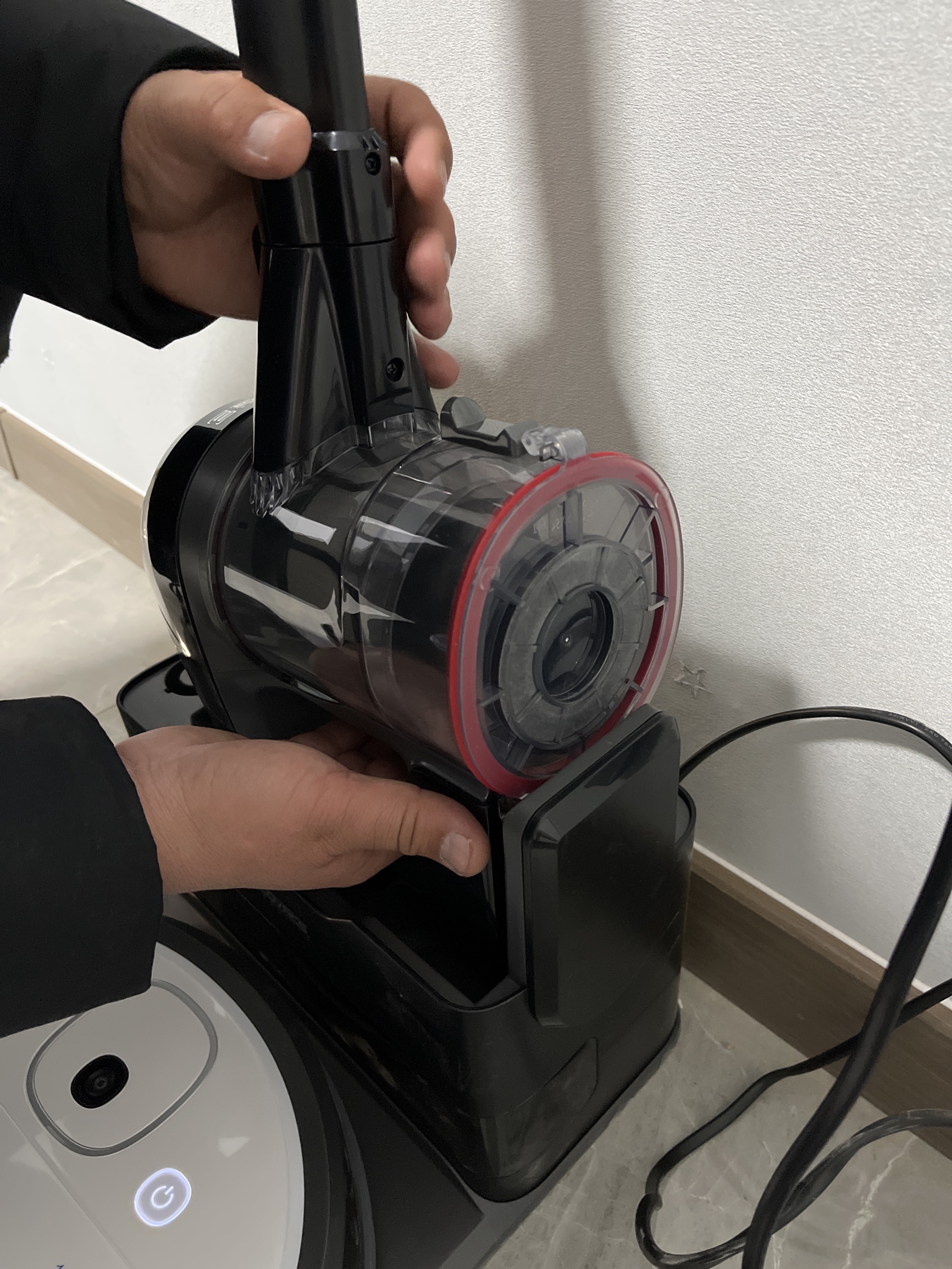 请问大伙：松下科沃斯地宝dj35吸尘器究竟怎么样,真实使用感受揭秘!!!不看必后悔