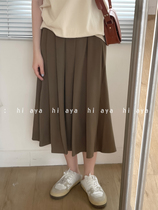 Ultra-fire brown tightness waist college wind plexicated skirt woman with a knee high waist pituitary and snowspun semi-body dress