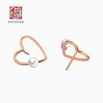 The old silversmiths token of mind is decorated with 925 silver freshwater pearl earnail small crowddesign fashion personality silver earnail female