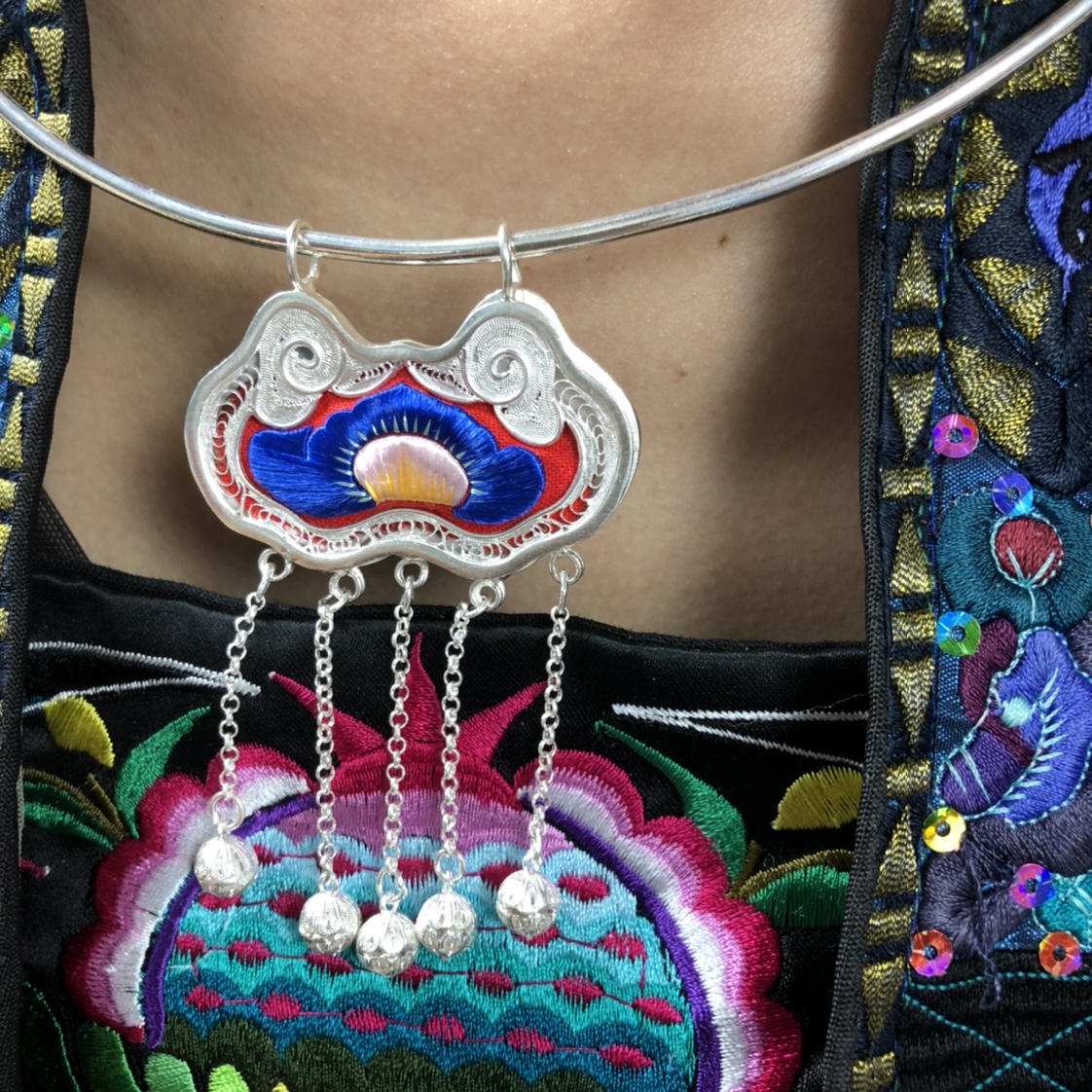 45 cm collar for embroidery lock wire drawing process