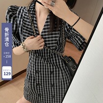 SUN11 (Thanksgiving feedback as low as 5 fold spot second hair) black and white plaid suit skirt light mature wind waist temperament