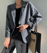 Japanese gray suit small suit solid color ins tide temperament design sense niche bombing Street coat senior lady fan
