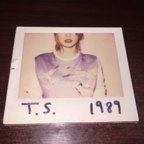 Opening the Taylor Taylor Swift 1989 album 13 photos of the standout soundtrack