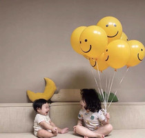 INS Wind with kittens to outdoor country Countryside Dining Places with Smiling Face Birthday Balloon Stent Table Floating