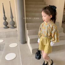  Girls baby Korean childrens clothing Childrens retro floral long-sleeved shirt Western-style top Girls Korean high-waisted leather shorts