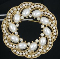 Retro rare antique crown TRIFARI artificial Pearl Rhinestone Pin Pin Pin 2 75 female temperament