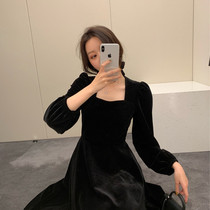 Square neck velvet dress women autumn and winter 2020 popular new French vintage little fragrance Hepburn wind over the knee long skirt