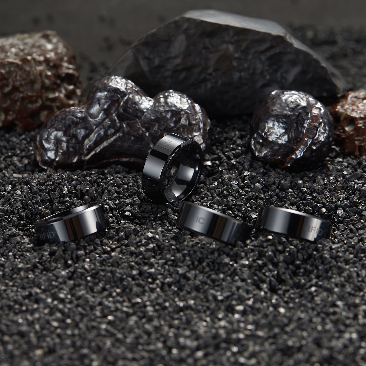 Multifunctional smart ring Lord of the Rings bus subway access control wear high-tech ring nfc ring car key