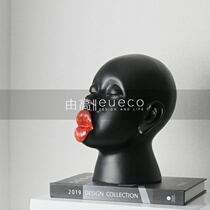 Nordic Style Light Lavish Style Abstract Figure Sculpture-like Sculpture-Like Room room for sale in the foyer of the house Chen set home portrait pendulum