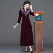 Chinese classic gold velvet cheongsam 2021 new long thin large size socialite mother dress banquet dress skirt autumn