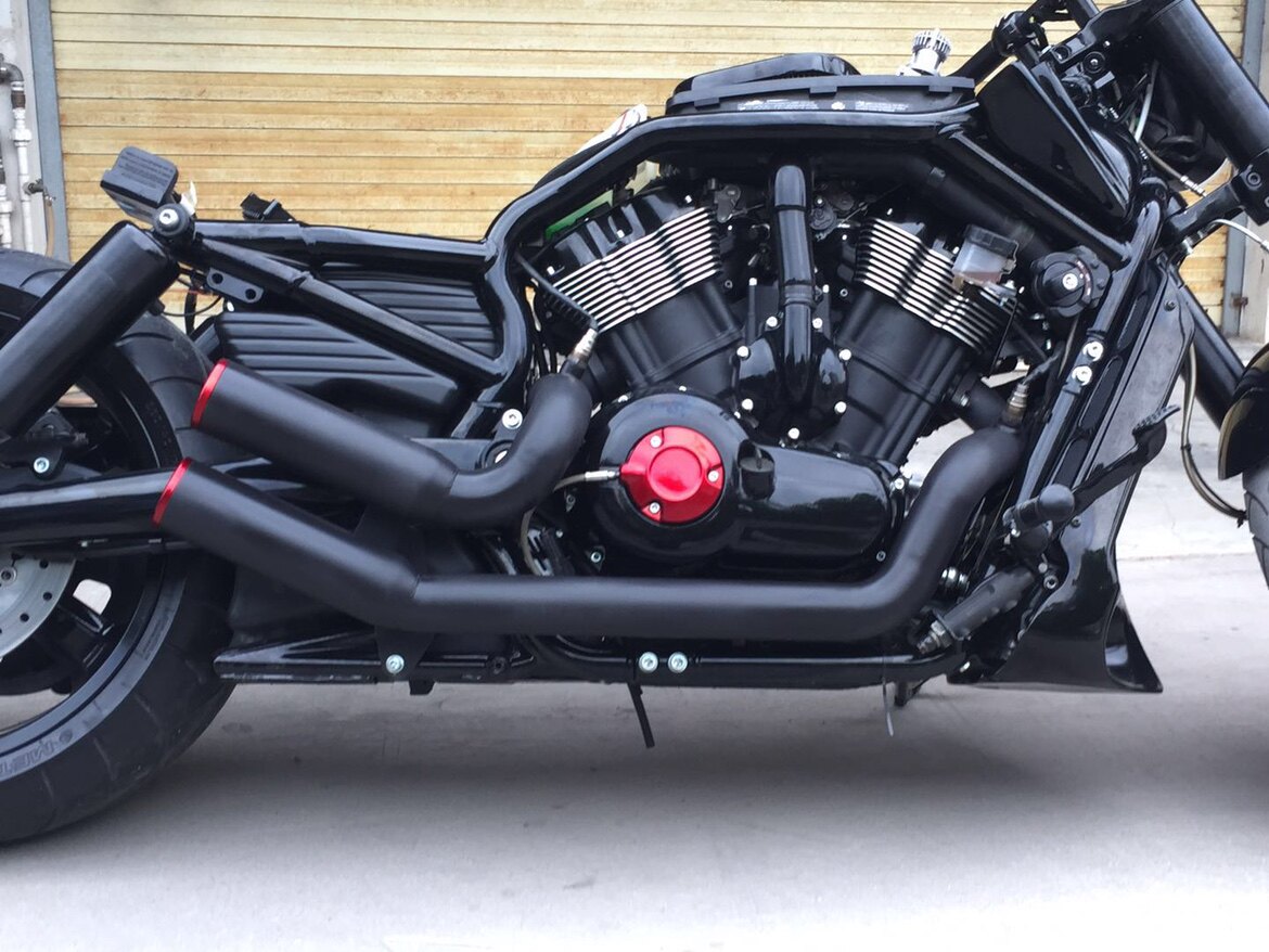 Cruise retro Night Luther: Golden steel Wolf. Willud retrofitted exhaust pipe