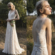 Original design real shot V-neck halter slim simple lace A pendulum small tail outdoor lawn travel light wedding dress