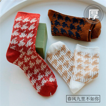 Autumn maple red leaves) 6 retro ins autumn and winter thickened warm wool socks knitted thousand bird grid socks girl