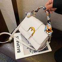 Send mothers bag exquisite womens cross-body small bag gentle tie 2020 latest version of the silk scarf versatile small square bag simple