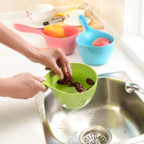 Plastic long-handled round water scoop Household watering water scoop Cooking water scoop Bath water scoop Shampoo cup Bathtub water spoon