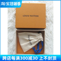 Japanese special cabinet LV Louis Vuitton hand ring bracelet double-sided dual-use old flower red round button Beijing spot