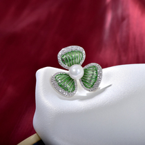 Pearl lucky three leaf flower buckle clothes anti-light small brooch pin coat sweater suit suit accessories