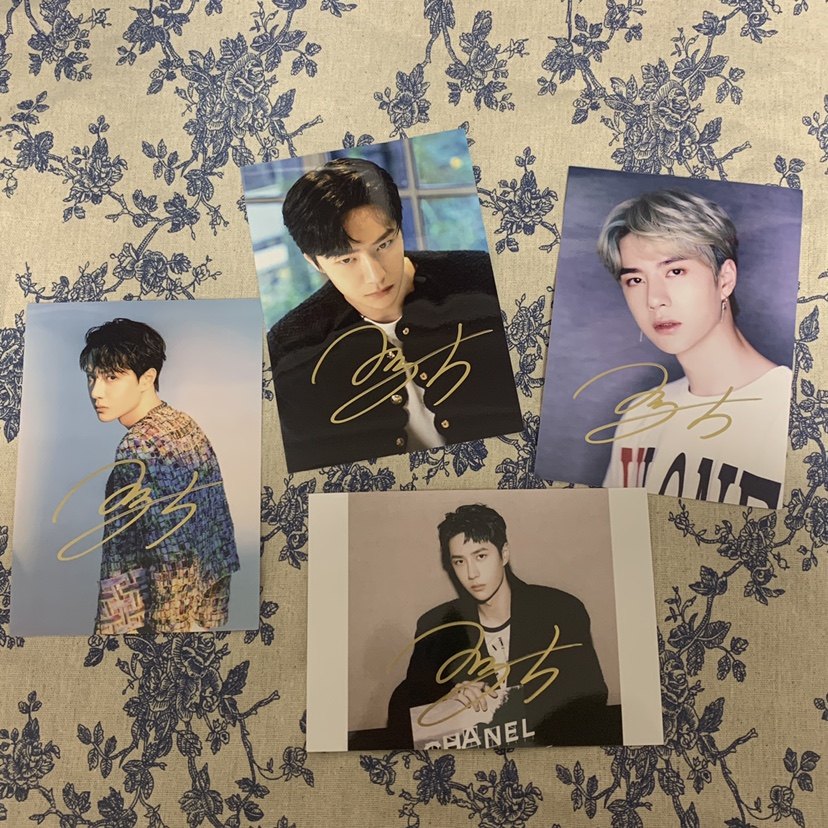 Chen Qing ordered Wang Yibo Motorcycle Boy No. 85 autograph photo activity site to personally sign the latest fidelity peripheral