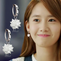 Sweet temperament earrings female plum er kou small earring Korean version of the wild accessories earrings earrings