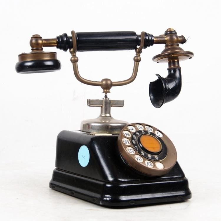 7-pin telephone, desktop dial, dial telephone, metal body, faulty machine, pure decoration