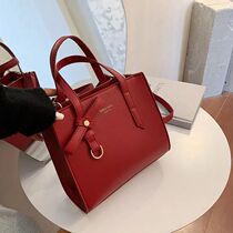 Hong Kong red wedding bag niche 2021 new fashion womens bag large capacity bridal portable shoulder messenger bag