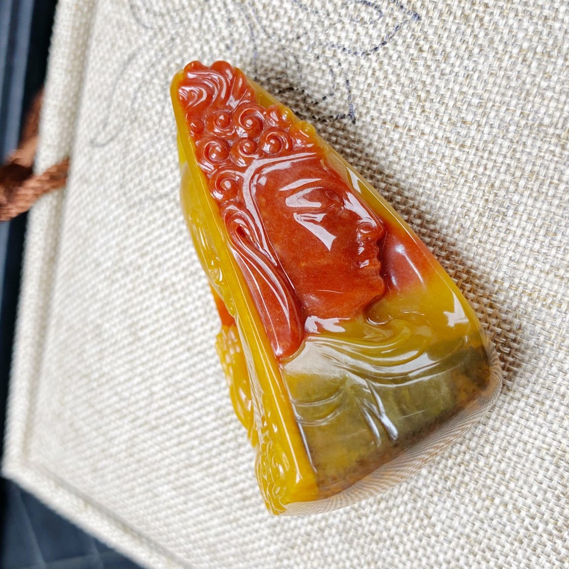 Natural Yunnan Huanglong Jade Guanyin Pendant Longling Grass Leather Material One Nian Pure and Free Jade Pendant