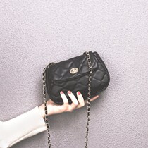 La mode leather 2020 new small fresh chain messenger bag mini shoulder soft leather change mobile phone bag female