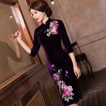 Improved cheongsam 2021 new red middle-aged cover belly show thin mother wedding show catwalk Mother-in-law toast