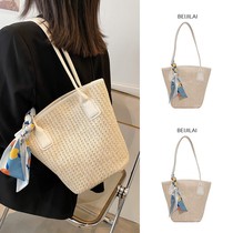 Large capacity straw underarm bucket bag Women summer 2021 new fashion Japanese portable shoulder shoulder bag Joker