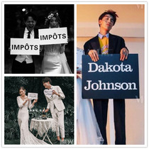 New location wedding photography props tour English hand holding board Sen Korean photo creative white hand sign