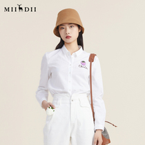 Riddle White Shirt Woman 2022 Autumn New Solid Toothbrush Embroidered strawberry Body Pure Cotton Blouse 223MC1145