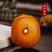 (Swallow Zhenpin) 44 15 grams of natural Old Beeswax buckle pendant Amber men and women necklace