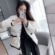 Black and white contrast stitching short cotton-padded jacket women's 2020 winter new small fragrant wind bread jacket cotton-padded jacket design feeling jacket