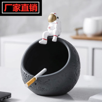 Nordic Astronaut Ashtrays Creativity Personality Trends Anti-Fly Ash Home Living Room Decorated Ceramic Astronaut Pendulum