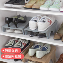 Japanese creative plastic shoe rack double layered partition shoe cabinet shoe cabinet shoe finishing frame saves space to put shoe shelf shoe box