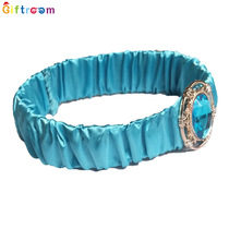 Halloween revelry party Arab Aladdin Jasmine sends her head to the stage to perform performance props