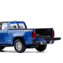 Simulation alloy 1:32 Chevrolet Kulod off-road pickup truck toy car model sound and light gold