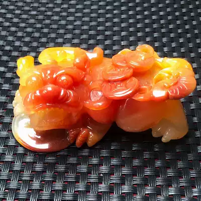 Natural Yunnan Huanglongyu Bawang Qiu hand piece Longling eggplant Mountain material Water red carving yin and yang eye hand play pieces